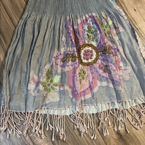 Vismaya Anthropolgie style Boho Crinkle Embroidered Fringe Scarf Wrap - Picture 1 of 6